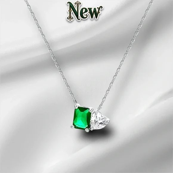 New Vintage Silver Emerald Crystal Zircon Charm Heart Pendant Necklace - Picture 1 of 6